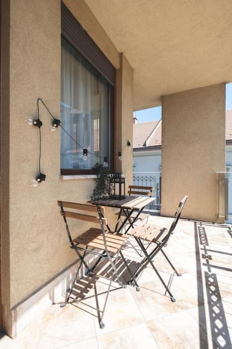 부다페스트 Bright Downtown Balcony Retreat 아파트 외부 사진