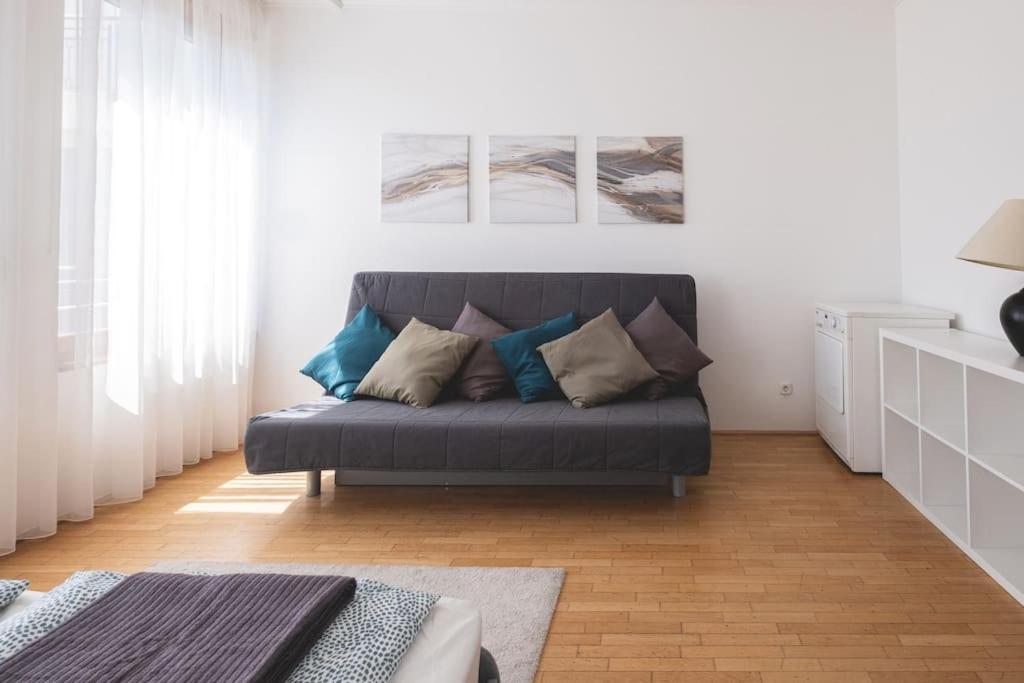 부다페스트 Bright Downtown Balcony Retreat 아파트 외부 사진